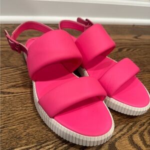 NWOT Sorel Bright Pink ONA Streetworks Go-To Wide-Strap Platform Sandals